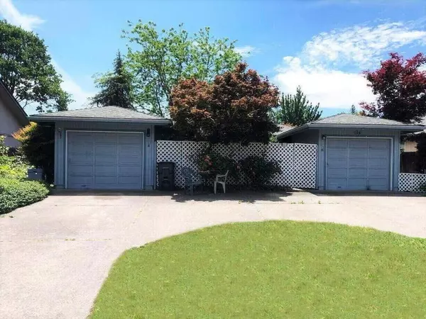 917 N Rose ST #A & B, Phoenix, OR 97535