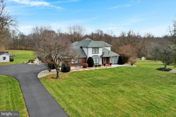 7 CEDAR CT E, Carlisle, PA 17015