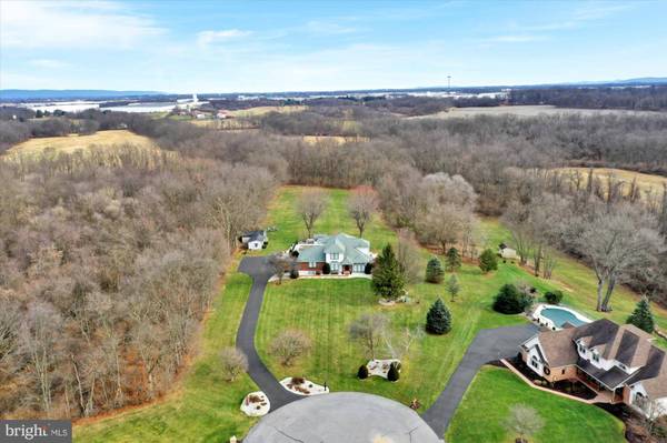 7 CEDAR CT E, Carlisle, PA 17015