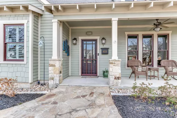 418 E Texas Street, Grapevine, TX 76051