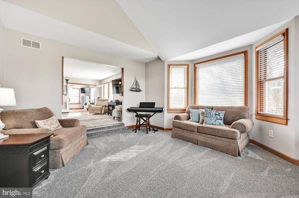 7 CEDAR CT E, Carlisle, PA 17015