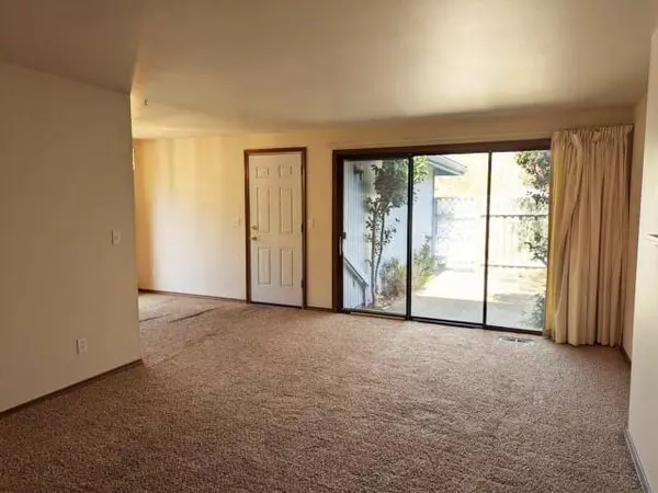 917 N Rose ST #A & B, Phoenix, OR 97535