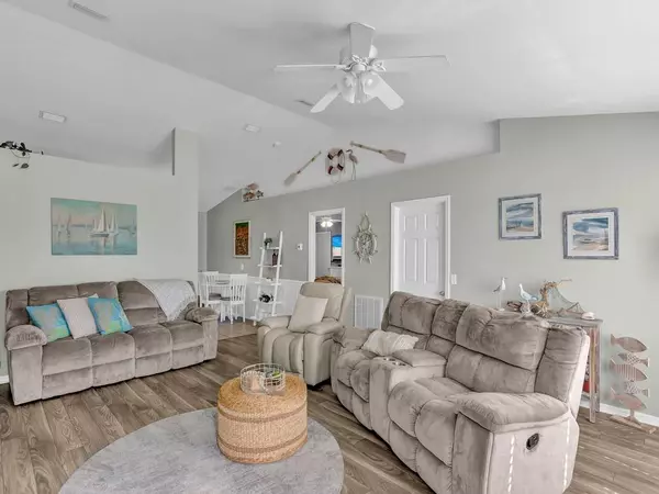 872 Jordan AVE, Sebastian, FL 32958