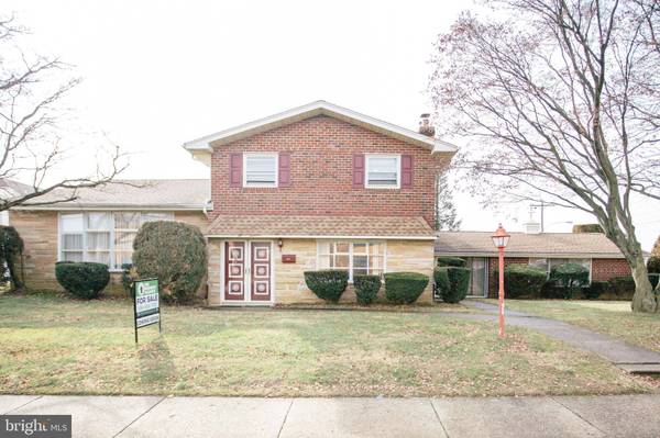 2000 LOTT ST, Philadelphia, PA 19115