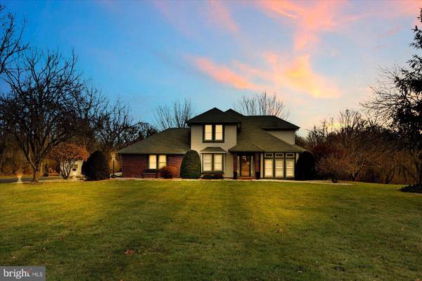 7 CEDAR CT E, Carlisle, PA 17015