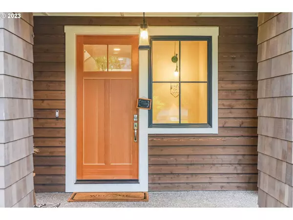 4694 UPPER DR, Lake Oswego, OR 97035