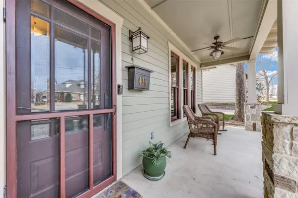 418 E Texas Street, Grapevine, TX 76051