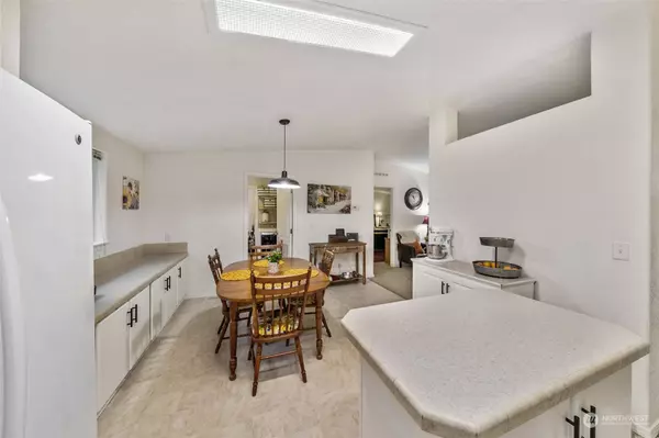 11531 Bona Vista CT SW, Olympia, WA 98512