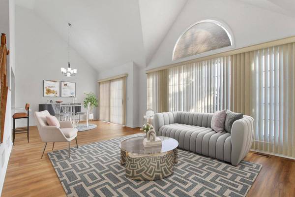 694 Monroe DR #RES, Lindenhurst, IL 60046