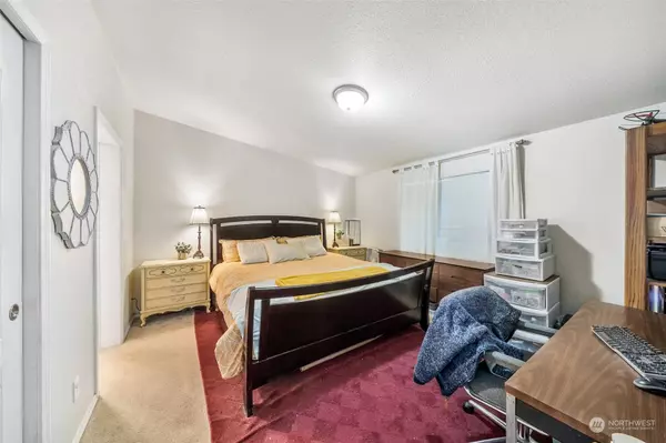 11531 Bona Vista CT SW, Olympia, WA 98512