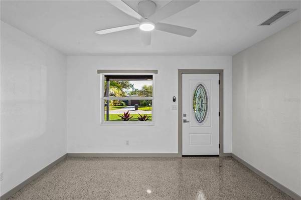 713 FREEMONT ST S, Gulfport, FL 33707