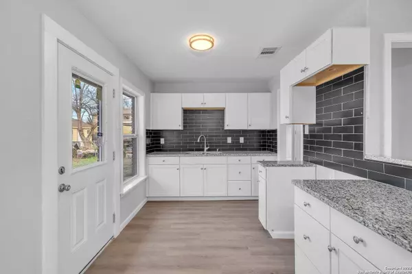 1967 RAYBURN DR, San Antonio, TX 78224-1027