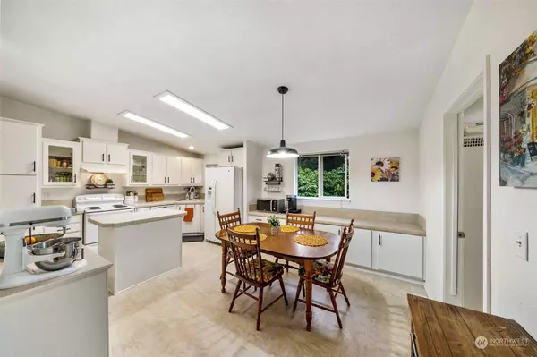 11531 Bona Vista CT SW, Olympia, WA 98512