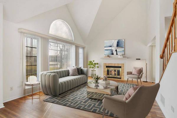 694 Monroe DR #RES, Lindenhurst, IL 60046