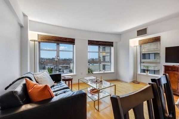 931 Massachusetts Avenue #901, Cambridge, MA 02139