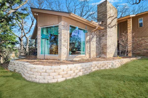 425 Rolling Hills Trail, Arlington, TX 76011