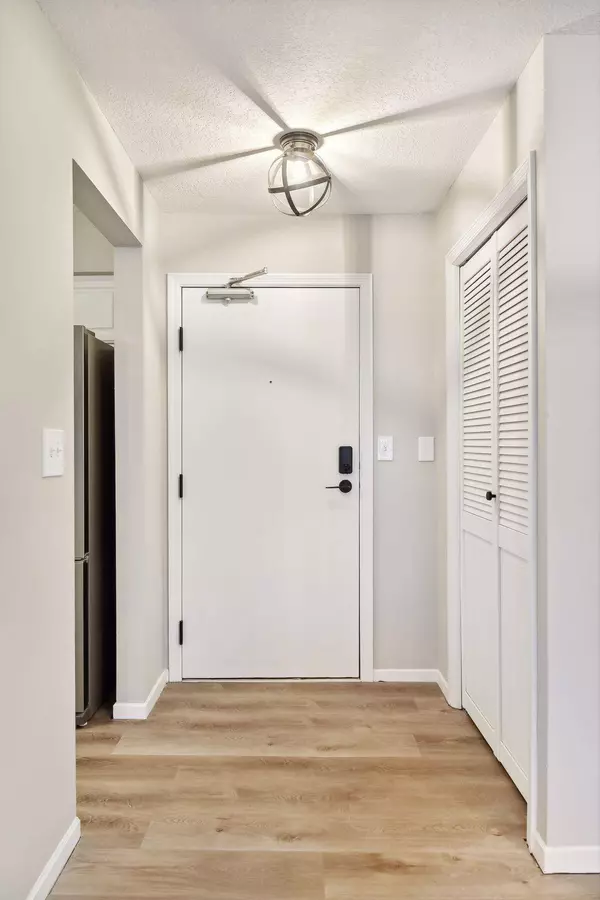 3801 W 98th ST #402, Bloomington, MN 55431