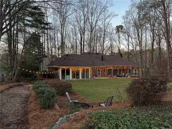 460 Huntcliff GN, Sandy Springs, GA 30350