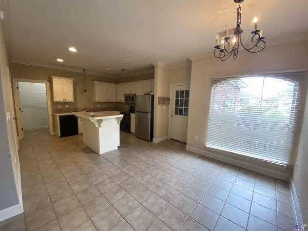 5123 EASTBAY DR, Baton Rouge, LA 70820