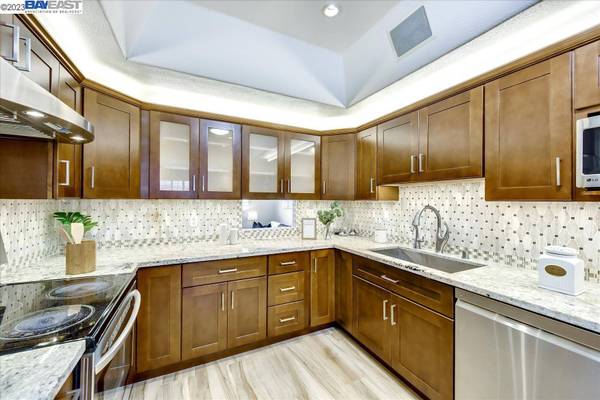 6974 Rochelle Ave, Newark, CA 94560
