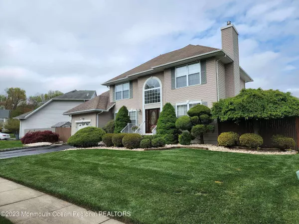 30 Heritage Drive, Englishtown, NJ 07726