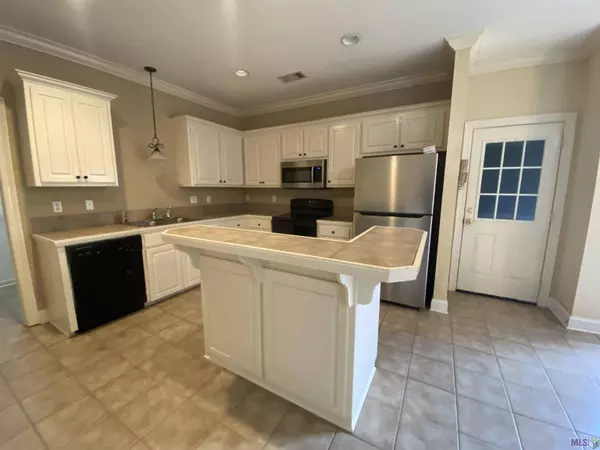 5123 EASTBAY DR, Baton Rouge, LA 70820