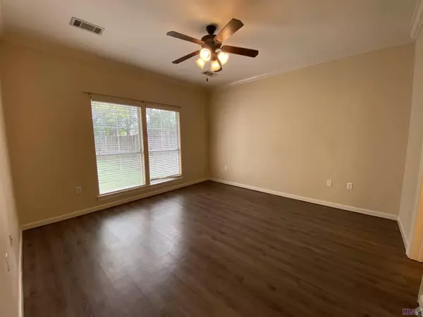 5123 EASTBAY DR, Baton Rouge, LA 70820