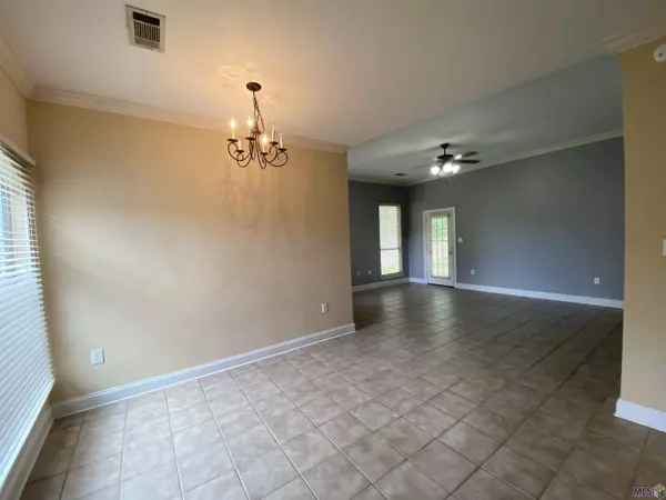 5123 EASTBAY DR, Baton Rouge, LA 70820