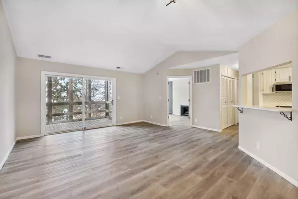 3801 W 98th ST #402, Bloomington, MN 55431