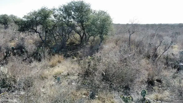 58 Greystone Hills Cir, Uvalde, TX 78801