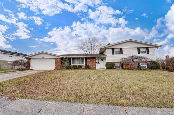 415 Sherwood Park Drive, Springfield, OH 45505