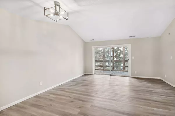 3801 W 98th ST #402, Bloomington, MN 55431