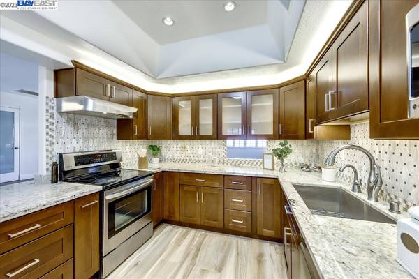 6974 Rochelle Ave, Newark, CA 94560