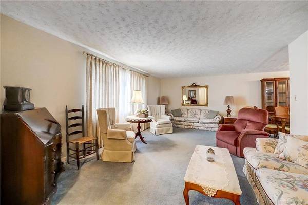 415 Sherwood Park Drive, Springfield, OH 45505