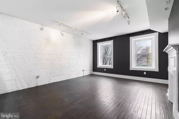 2402 SAINT PAUL ST, Baltimore, MD 21218