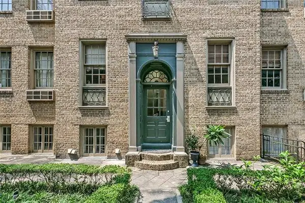 3300 ST CHARLES AVE #17, New Orleans, LA 70130