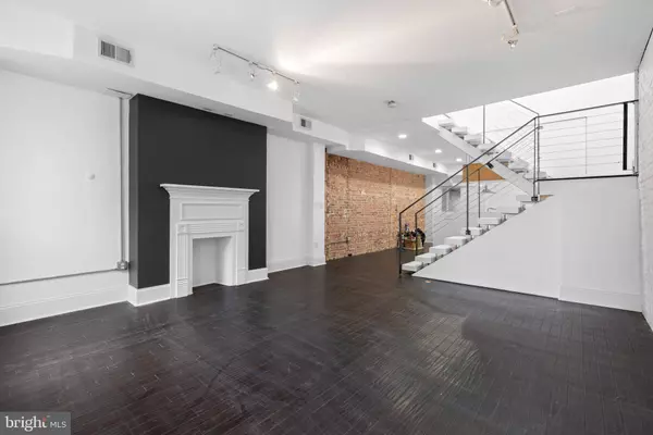 2402 SAINT PAUL ST, Baltimore, MD 21218