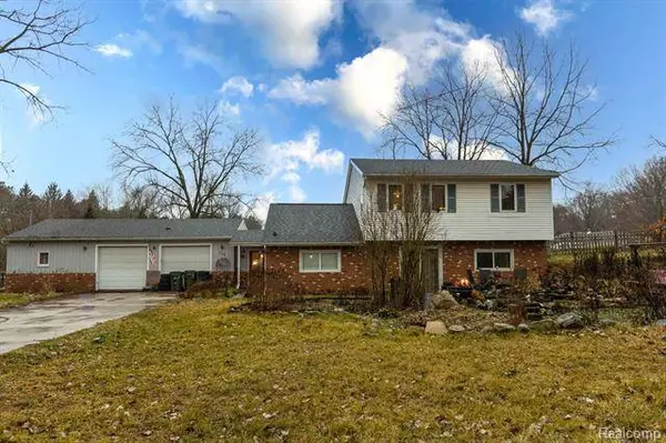710 HEMINGWAY Road, Lake Orion, MI 48362