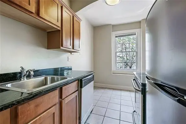 3300 ST CHARLES AVE #17, New Orleans, LA 70130