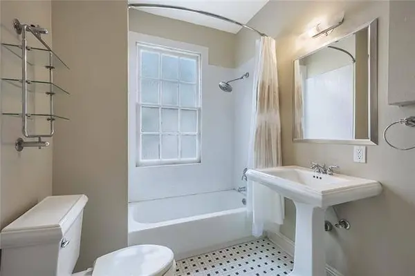 3300 ST CHARLES AVE #17, New Orleans, LA 70130