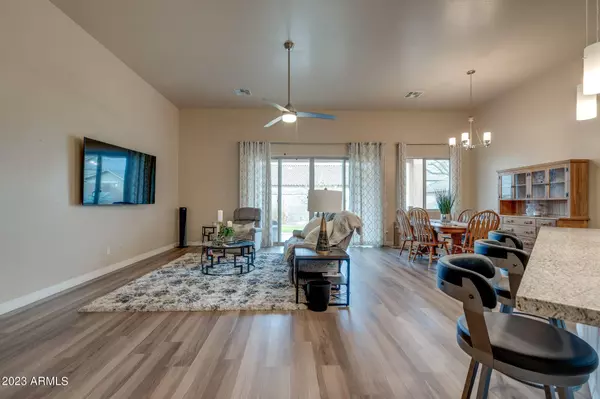 804 W CALDWELL Street, Phoenix, AZ 85041