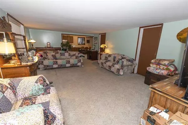 710 HEMINGWAY Road, Lake Orion, MI 48362