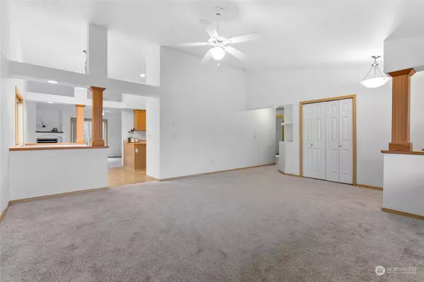 7454 Leeside DR, Blaine, WA 98230