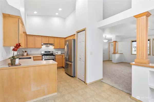 7454 Leeside DR, Blaine, WA 98230