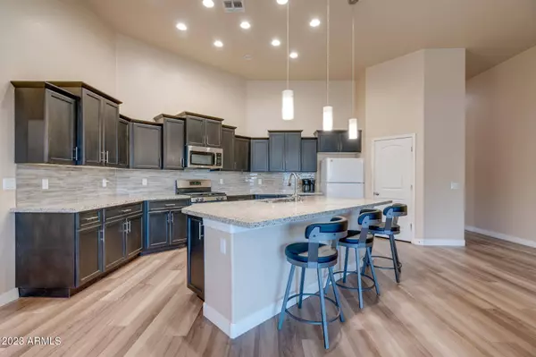 804 W CALDWELL Street, Phoenix, AZ 85041