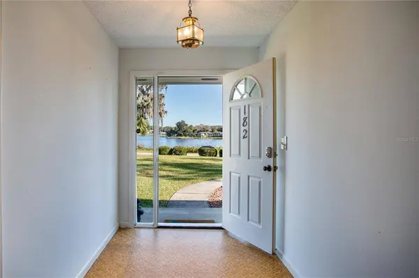 182 E LAKEVIEW ST, Umatilla, FL 32784