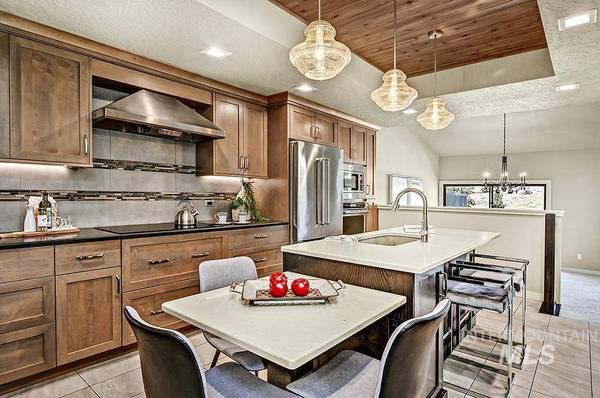 834 E Curling Dr, Boise, ID 83702