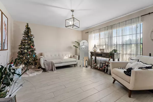 3589 N Libby DR, West Palm Beach, FL 33406