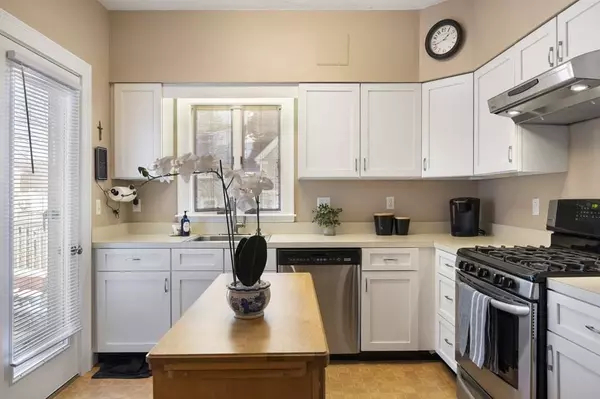 19 School St #2, Beverly, MA 01915