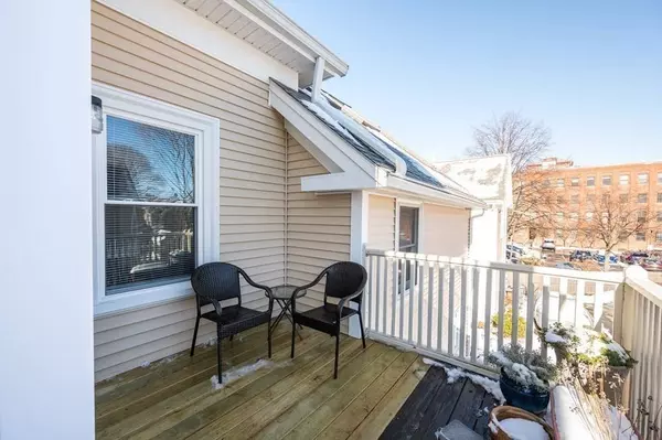 19 School St #2, Beverly, MA 01915